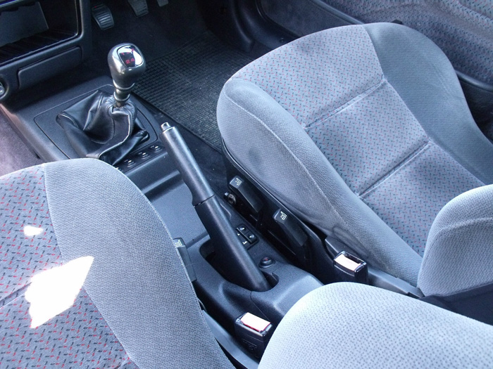 1993 Ford Escort XR3i Convertible Interior Controls