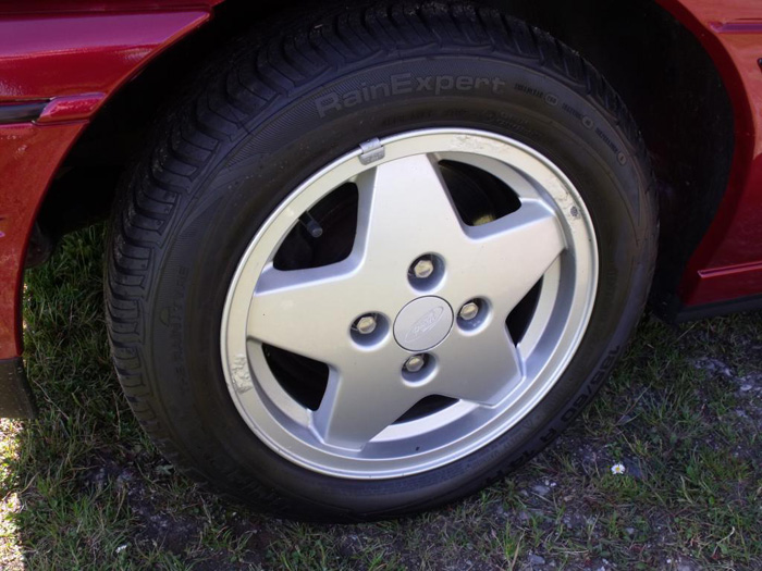 1993 Ford Escort XR3i Convertible Wheel