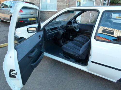 1996 Ford Fiesta MK3 1.1 Classic Interior 1
