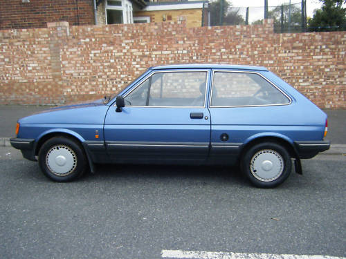 1988 ford fiesta 1.1 ghia auto 3