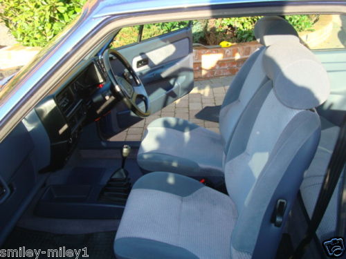 1988 f reg ford fiesta ghia classic car interior 1