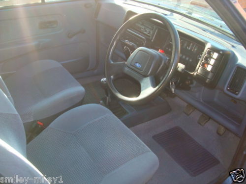 1988 f reg ford fiesta ghia classic car interior 2