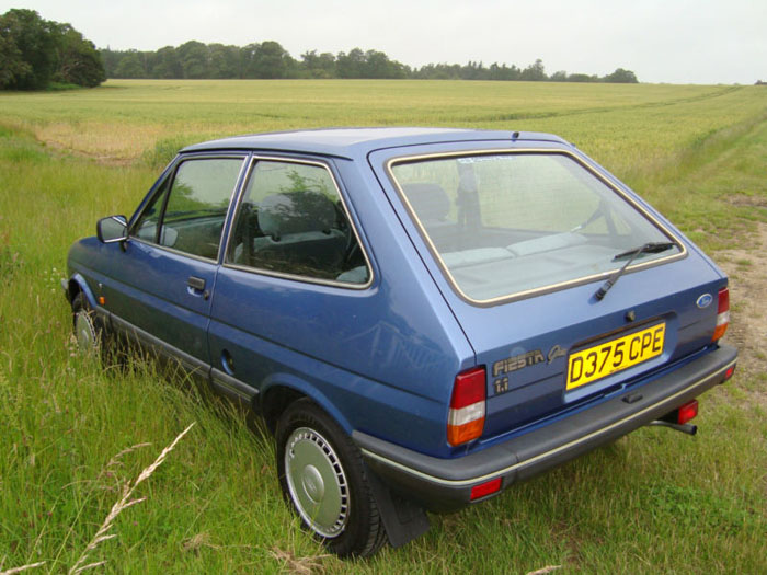 1987 ford fiesta ghia blue 3