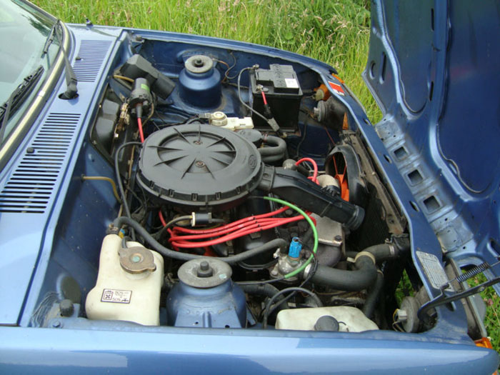 1987 ford fiesta ghia blue engine bay