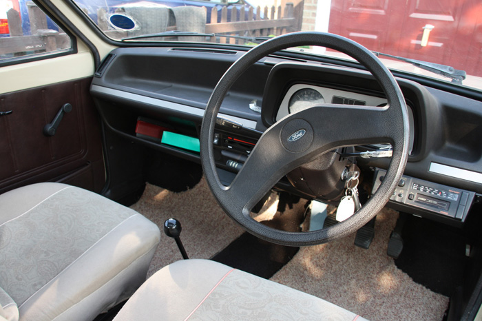 1980 Ford Fiesta MK1 1.1 L Interior Dashboard Steering Wheel