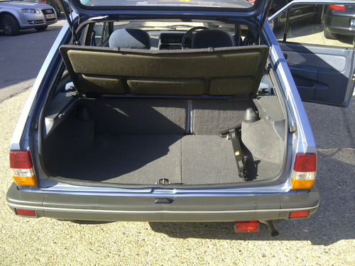 1985 Ford Fiesta MK2 1.3 Ghia Boot