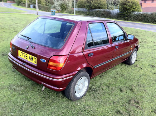 1993 Ford Fiesta MK3 Ghia 3