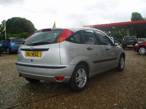 2001 ford focus 1.6i 16v auto zetec 5dr 6