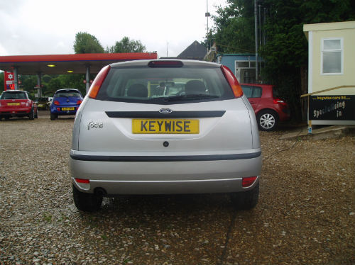 2001 ford focus 1.6i 16v auto zetec 5dr back