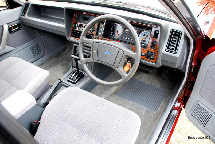 1985 mk2 ford granada 2.8 gl auto interior 3