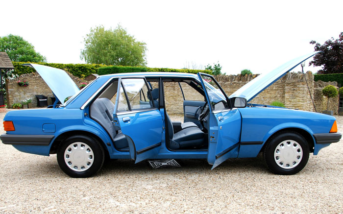 1983 Ford Granada Mk2 2.0L Side