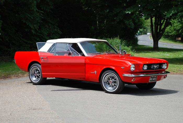 1965 Ford Mustang V8 Convertible 1