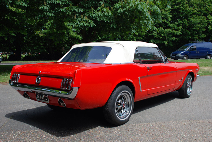 1965 Ford Mustang V8 Convertible 4