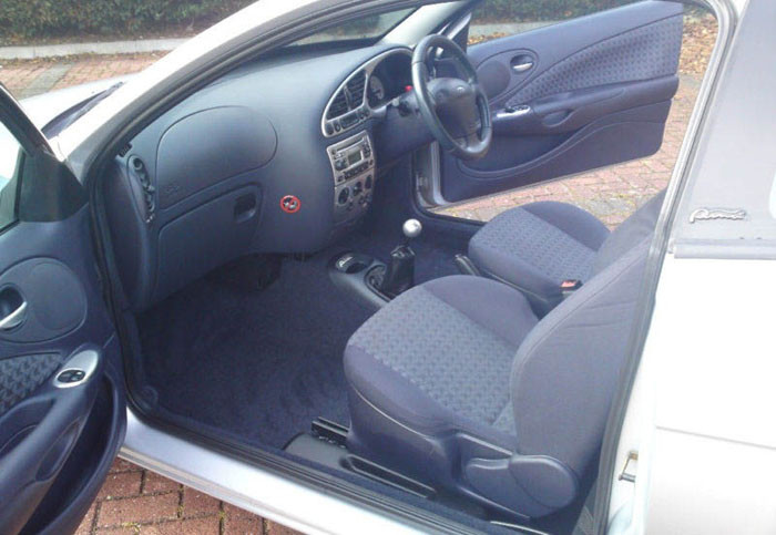 2000 ford puma 1.7 interior