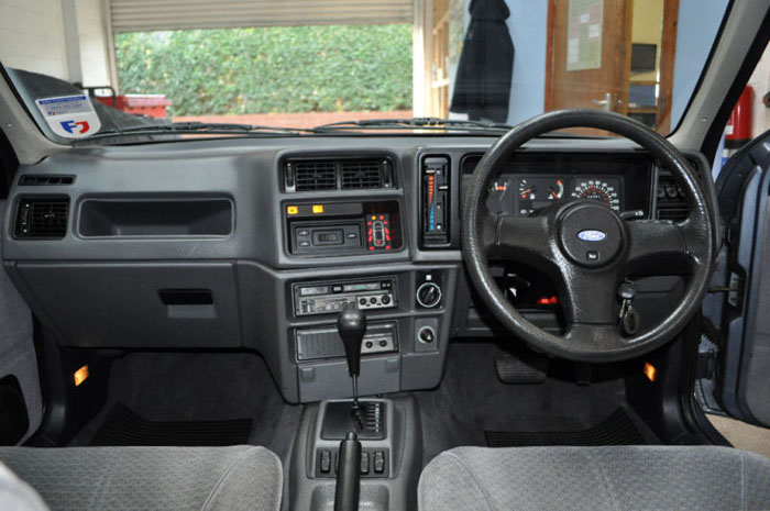 1990 ford sierra sapphire 2.0i dohc ghia auto interior 1