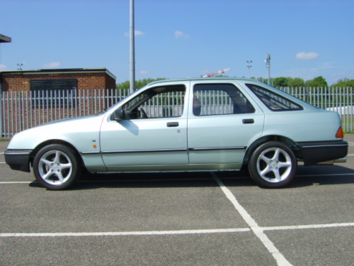 1983 unique concours sierra mk1 2.3 v6 4