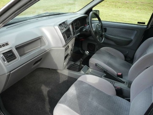 1993 ford sierra azura 5dr 1.6 petrol manual interior