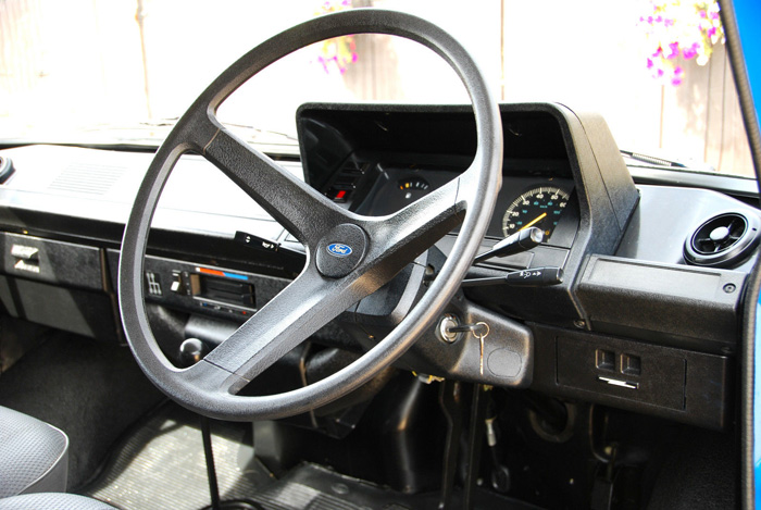 1981 Ford Transit MK2 LWB 2.0 L Dashboard Steering Wheel
