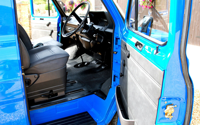 1981 Ford Transit MK2 LWB 2.0 L Front Interior 2