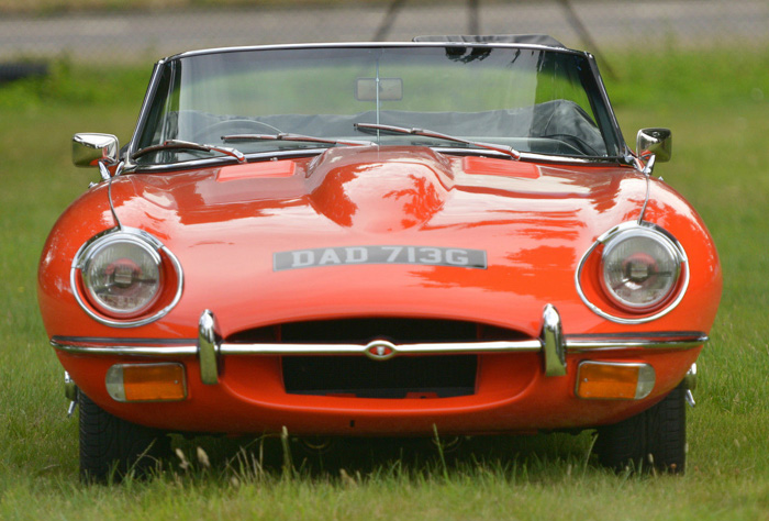 1968 Jaguar E-Type S2 Roadster Front