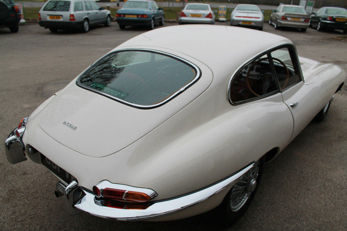 1963 Jaguar E-Type S1 FHC 4