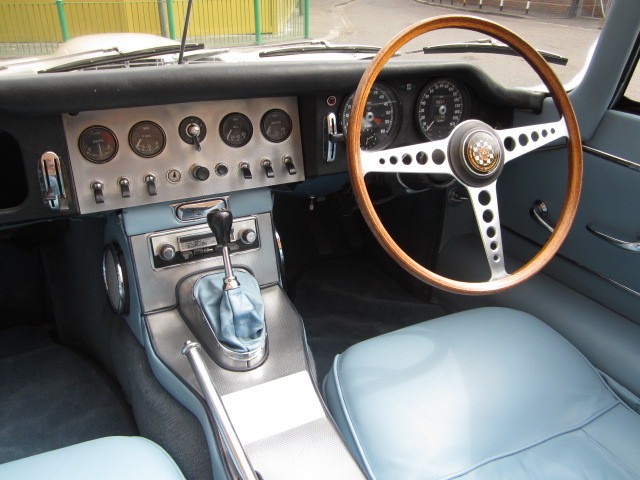 1962 Jaguar E-Type S1 Roadster Dashboard Steering Wheel