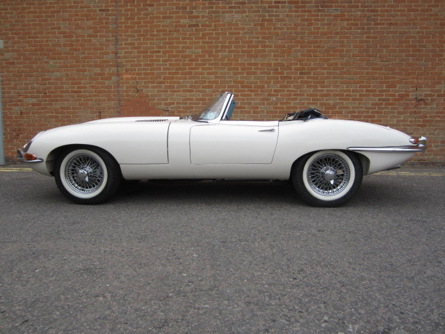 1962 Jaguar E-Type S1 Roadster Left Side