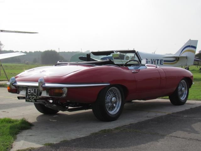 1970 Jaguar E-Type S2 Roadster 2