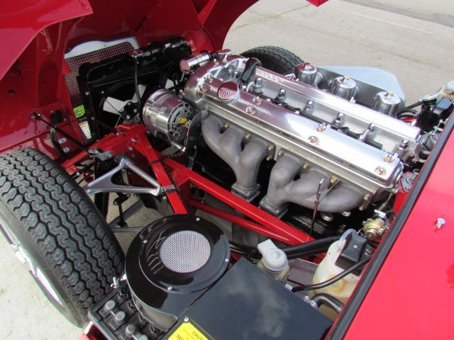 1970 Jaguar E-Type S2 Roadster Engine Bay