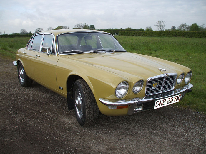 1973 Jaguar XJ6 Series II 4.2 SWB 1