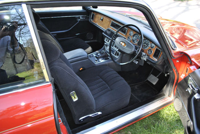 1977 jaguar xj6 4.2 coupe auto interior