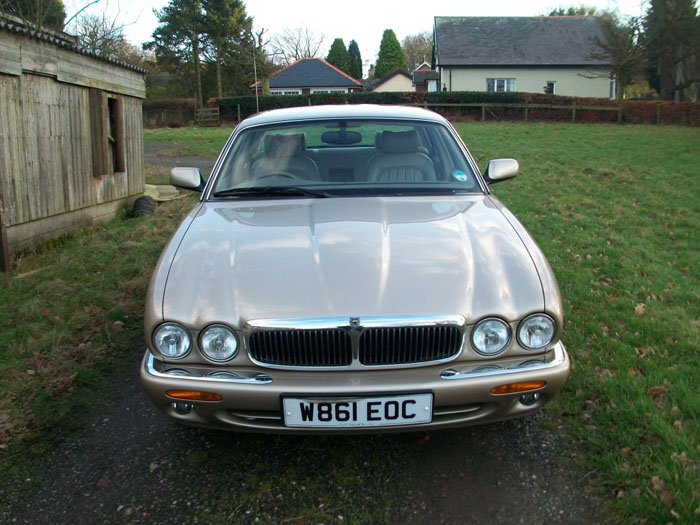 2000  w  jaguar xj8 3.2 v8 executive auto 2