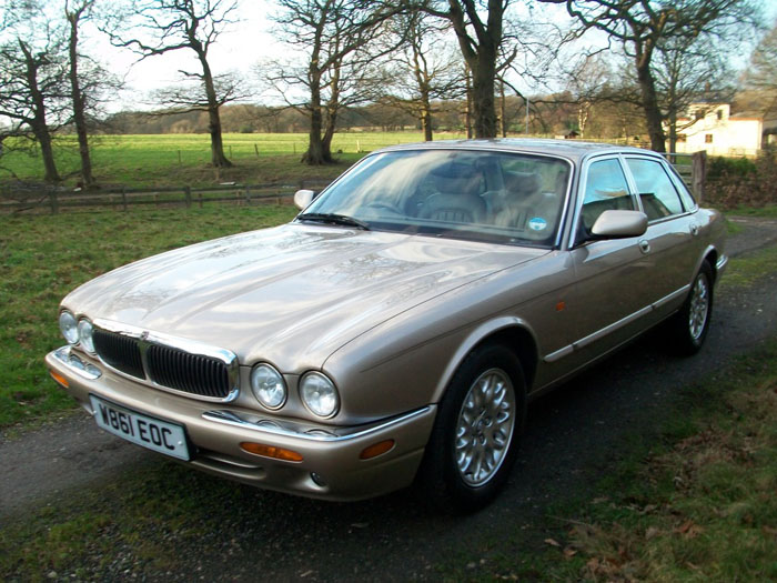 2000  w  jaguar xj8 3.2 v8 executive auto 3