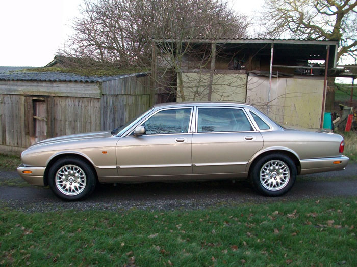 2000  w  jaguar xj8 3.2 v8 executive auto 5