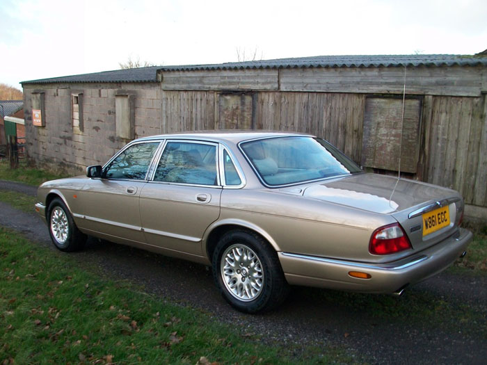 2000  w  jaguar xj8 3.2 v8 executive auto 6