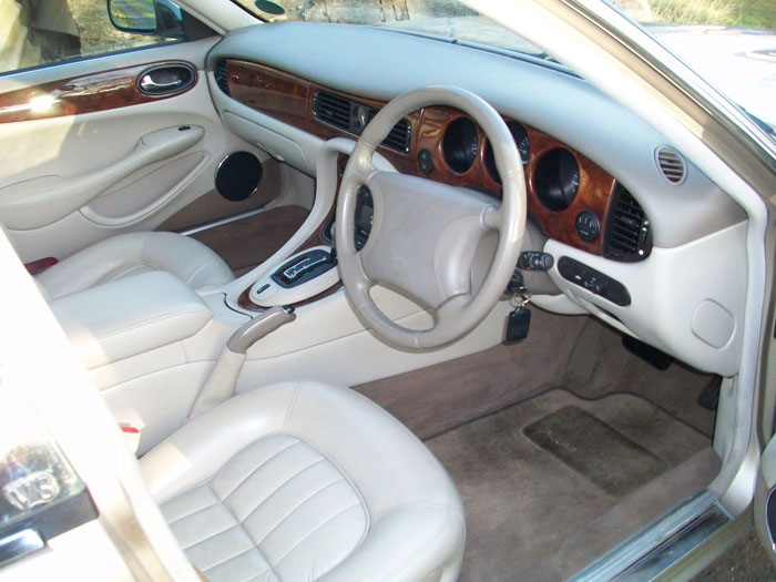 2000  w  jaguar xj8 3.2 v8 executive auto interior 1