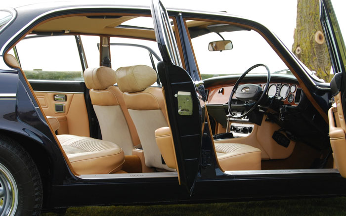 1976 Jaguar XJ6 Series 2 4.2 Interior Doors Open