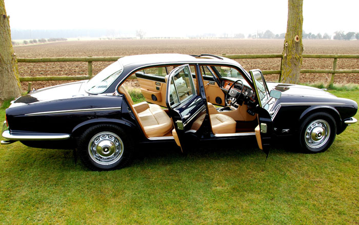 1976 Jaguar XJ6 Series 2 4.2 Right Side