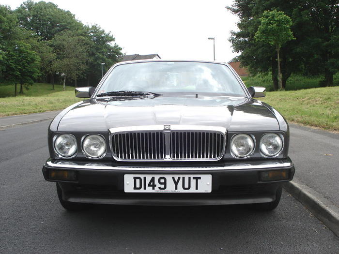 1986 Jaguar XJ6 2.9 Front