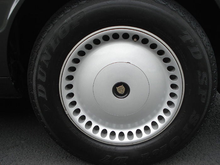 1986 Jaguar XJ6 2.9 Wheel