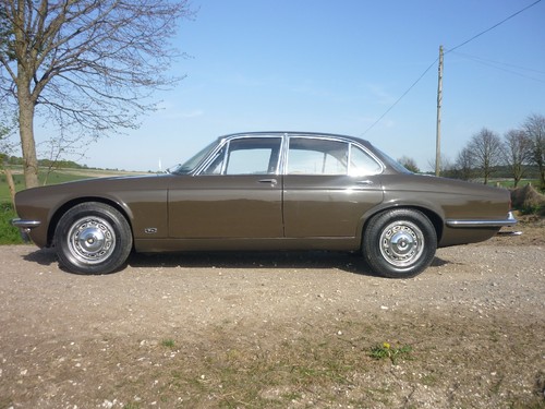 1973 Jaguar XJ6 Series II 4.2 Side