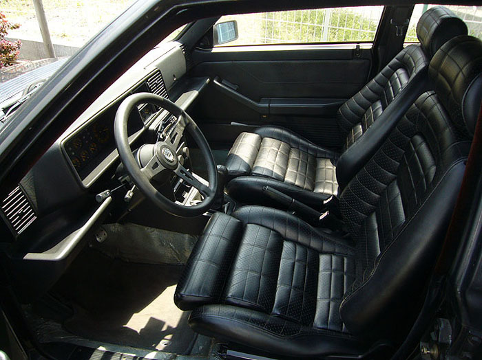 1992 lancia integrale 16v delta hf turbo interior 1