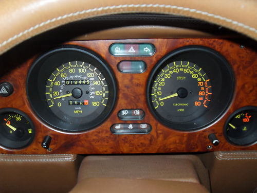 1989 lancia thema 8.32 dashboard