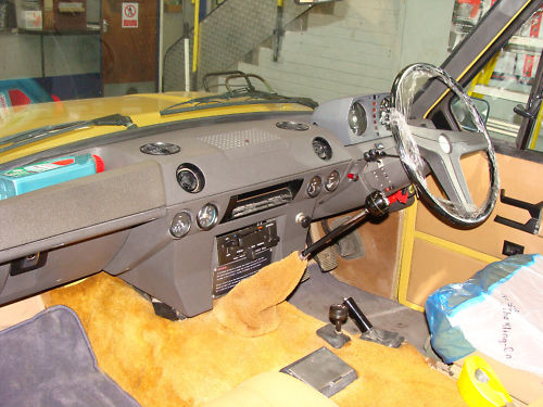 1979 range rover gold interior 2