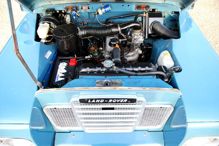 1983 land rover 109 engine bay