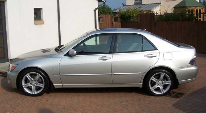 2002 Lexus IS200 SE Left Side