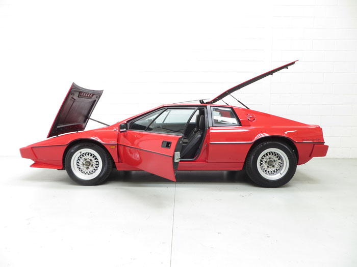 1986 Lotus Esprit Series 3 Left Side