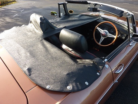 1981 mgb le roadster interior