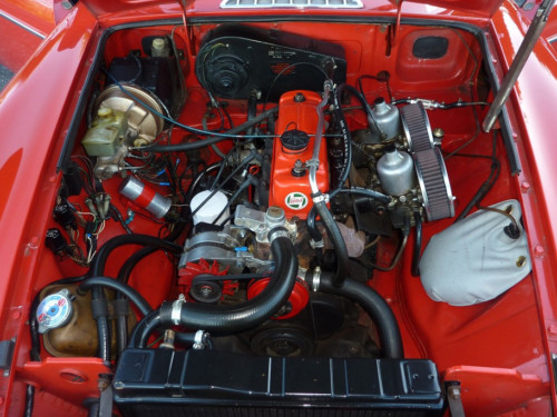 1978 mgb roadster engine bay