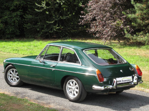 1972 mg b gt coupe british racing green 5